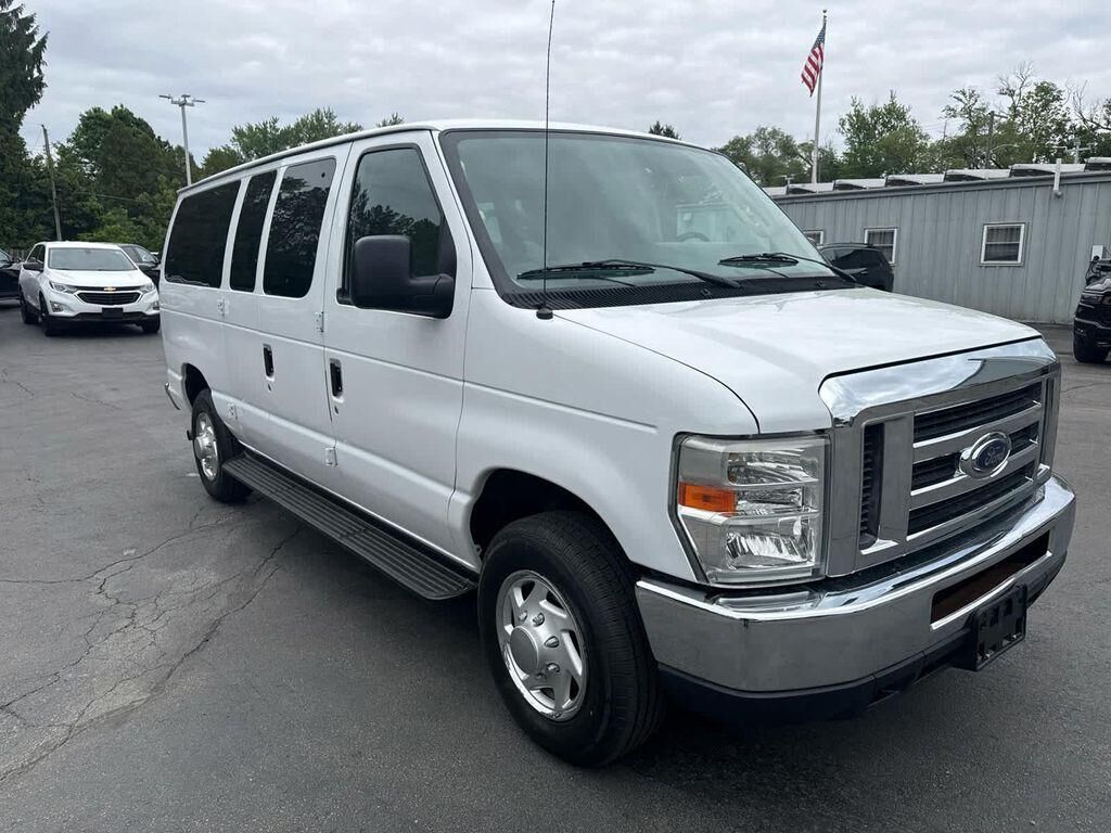 2012 FORD E-350