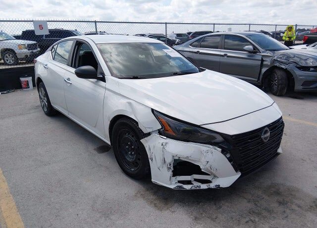 2024 NISSAN Altima
