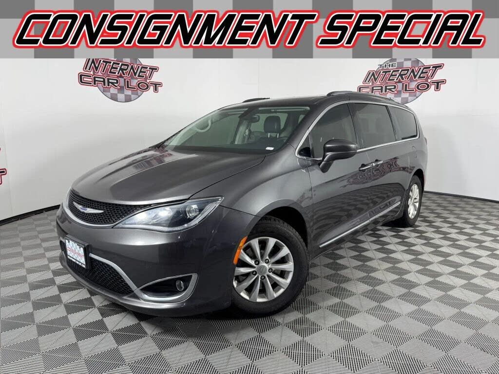 2019 CHRYSLER Pacifica