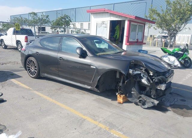 2012 PORSCHE Panamera