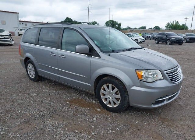 2013 CHRYSLER Town and Country
