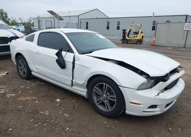 2013 FORD Mustang