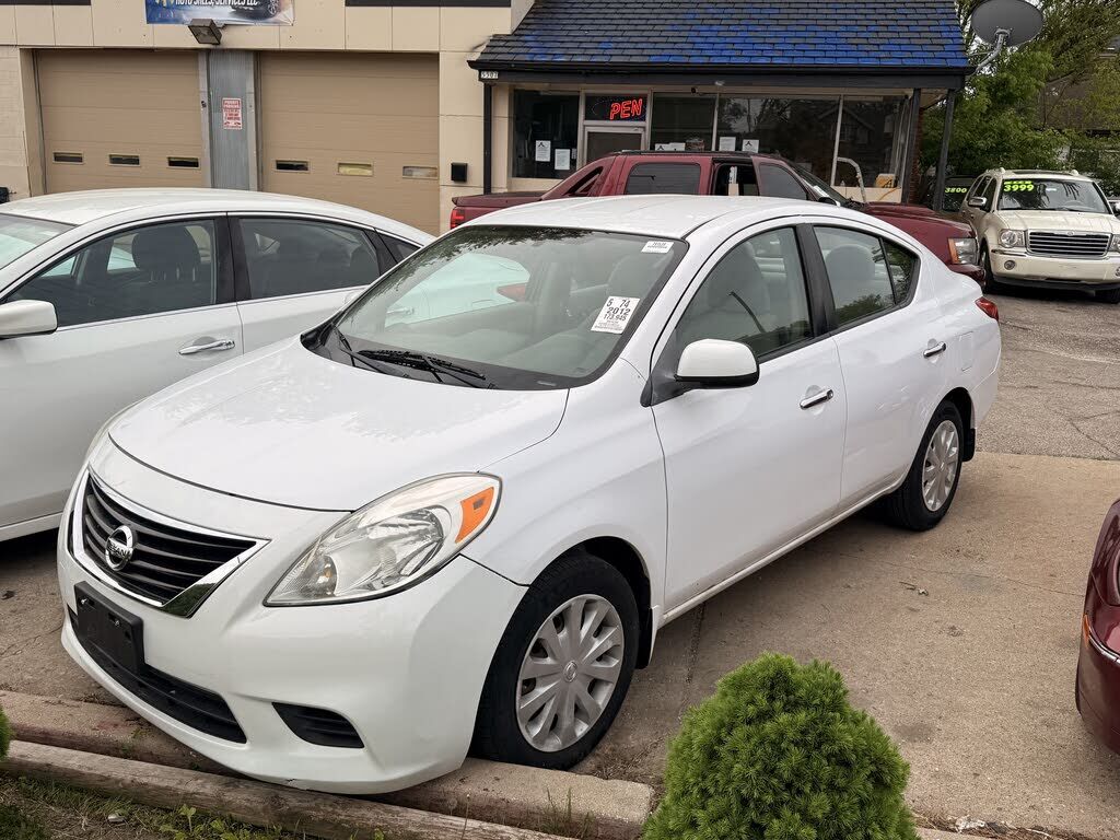 2012 NISSAN Versa