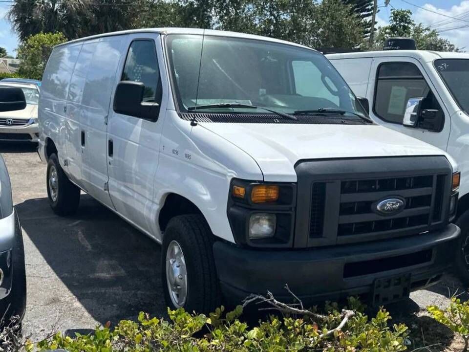 2013 FORD E-250