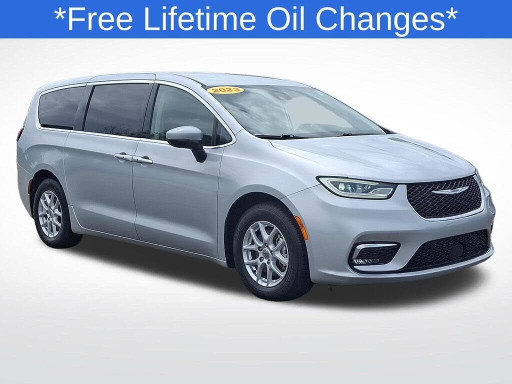 2023 CHRYSLER Pacifica