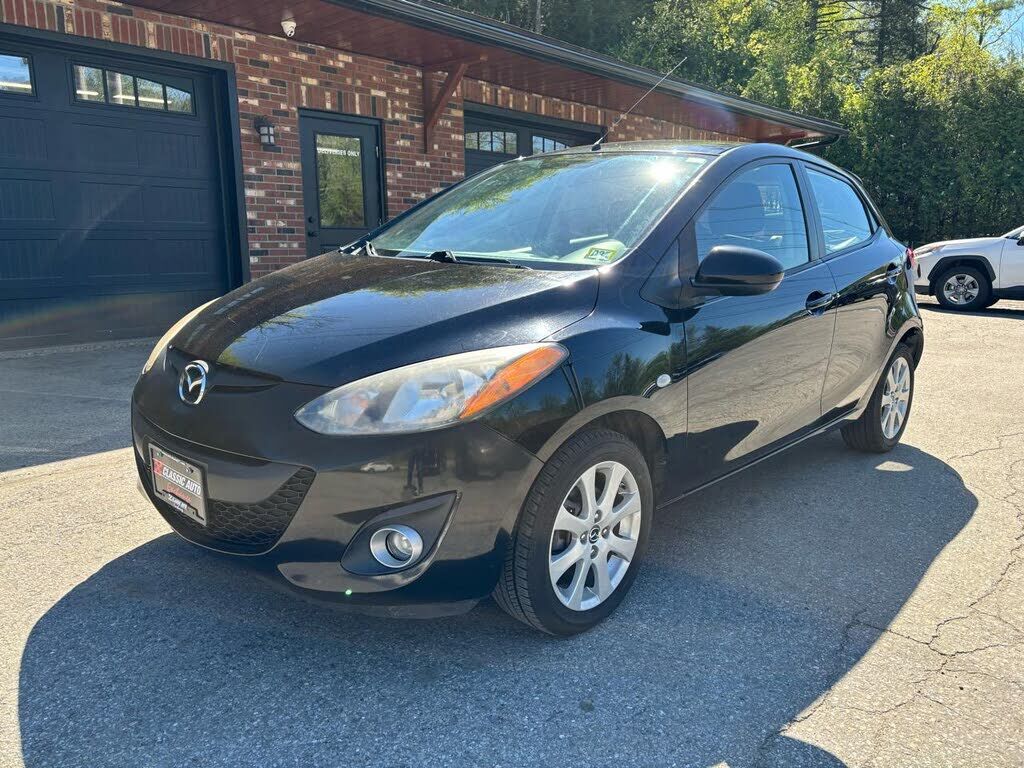 2013 MAZDA Mazda2
