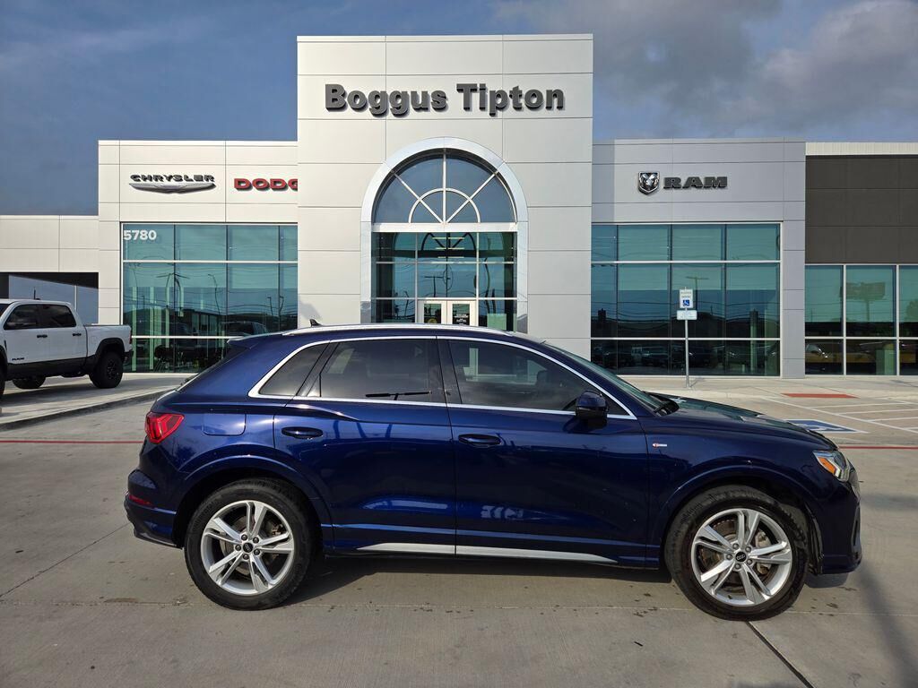 2022 Audi Q3