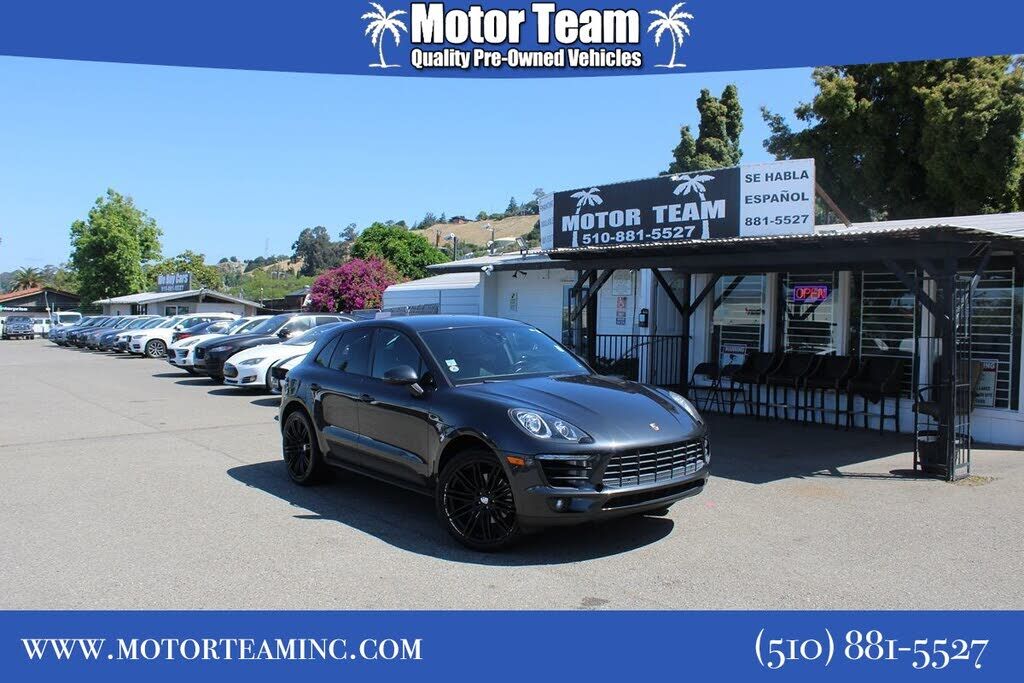 2017 PORSCHE Macan