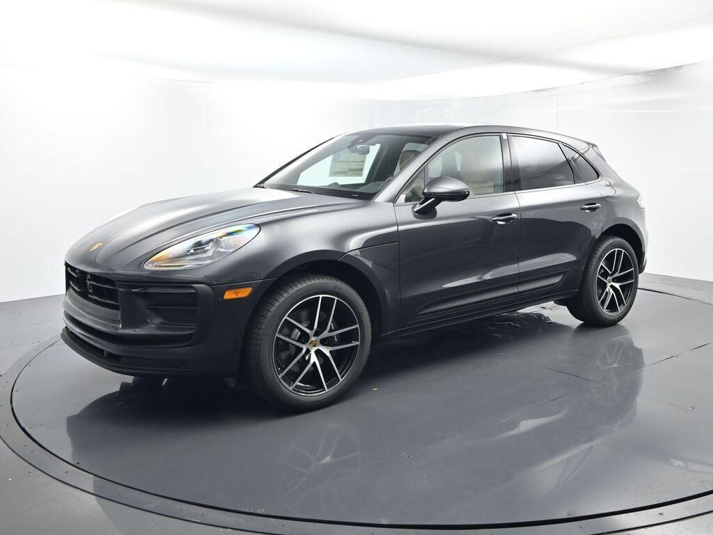 2026 PORSCHE Macan