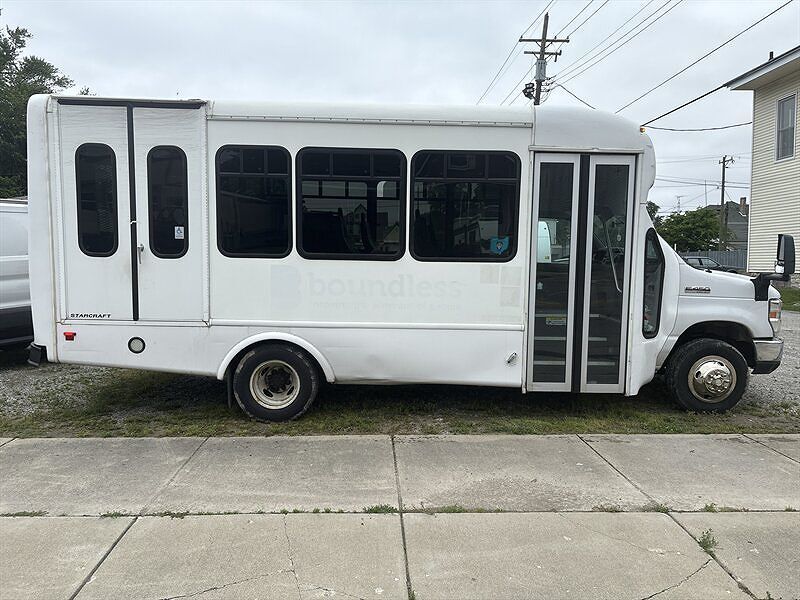 2017 FORD E-450