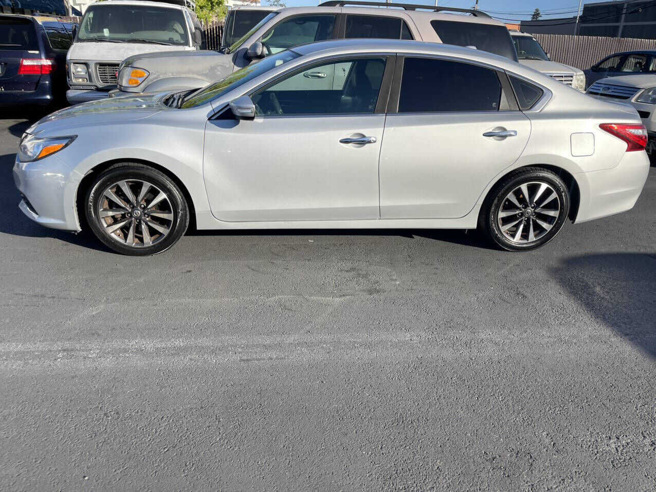 2017 NISSAN Altima