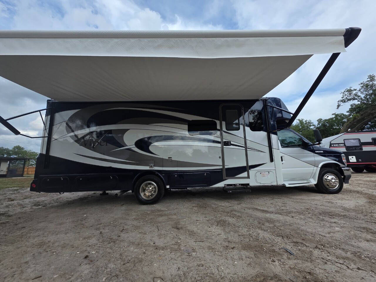 2022 Ford E-450