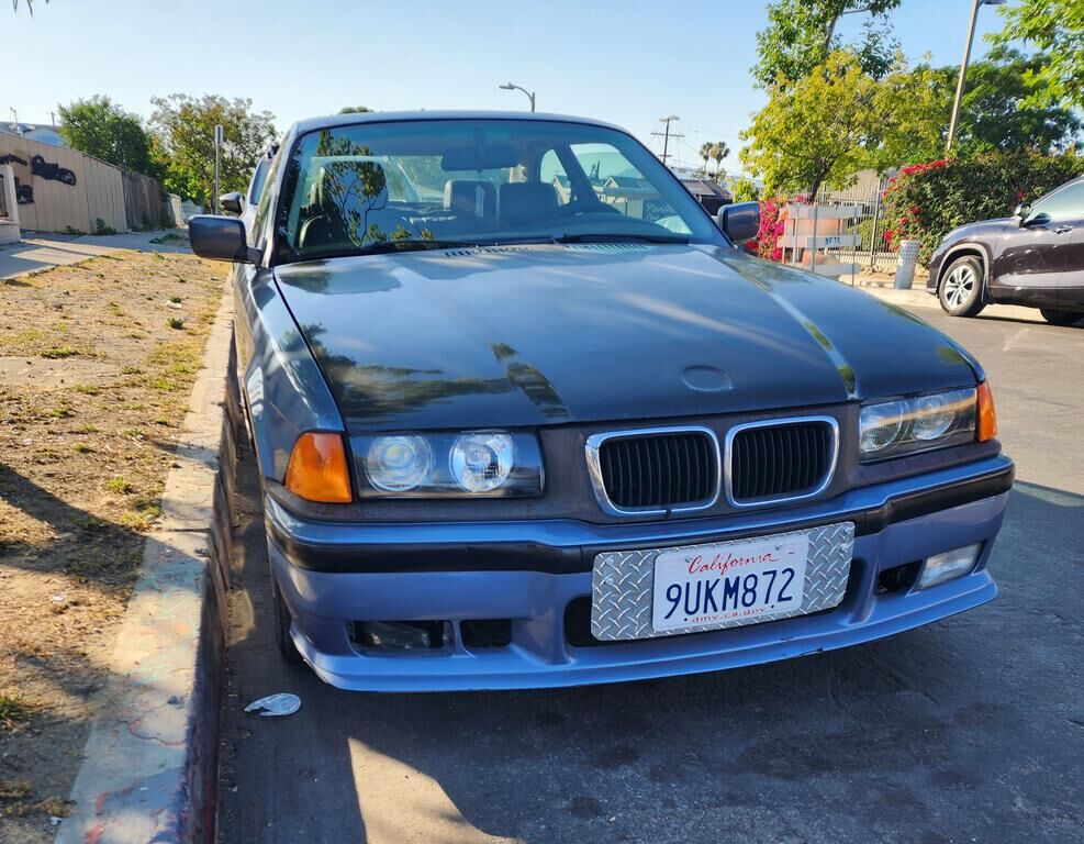 BMW 323is