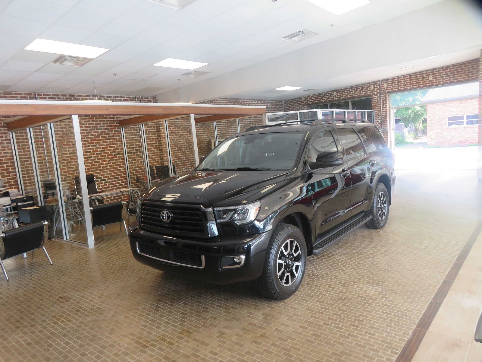 2018 TOYOTA Sequoia