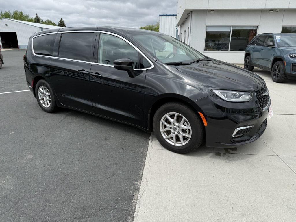 2023 CHRYSLER Pacifica