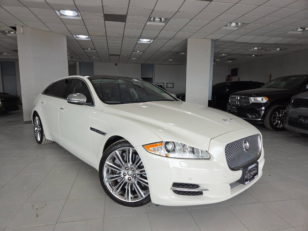 Jaguar XJ