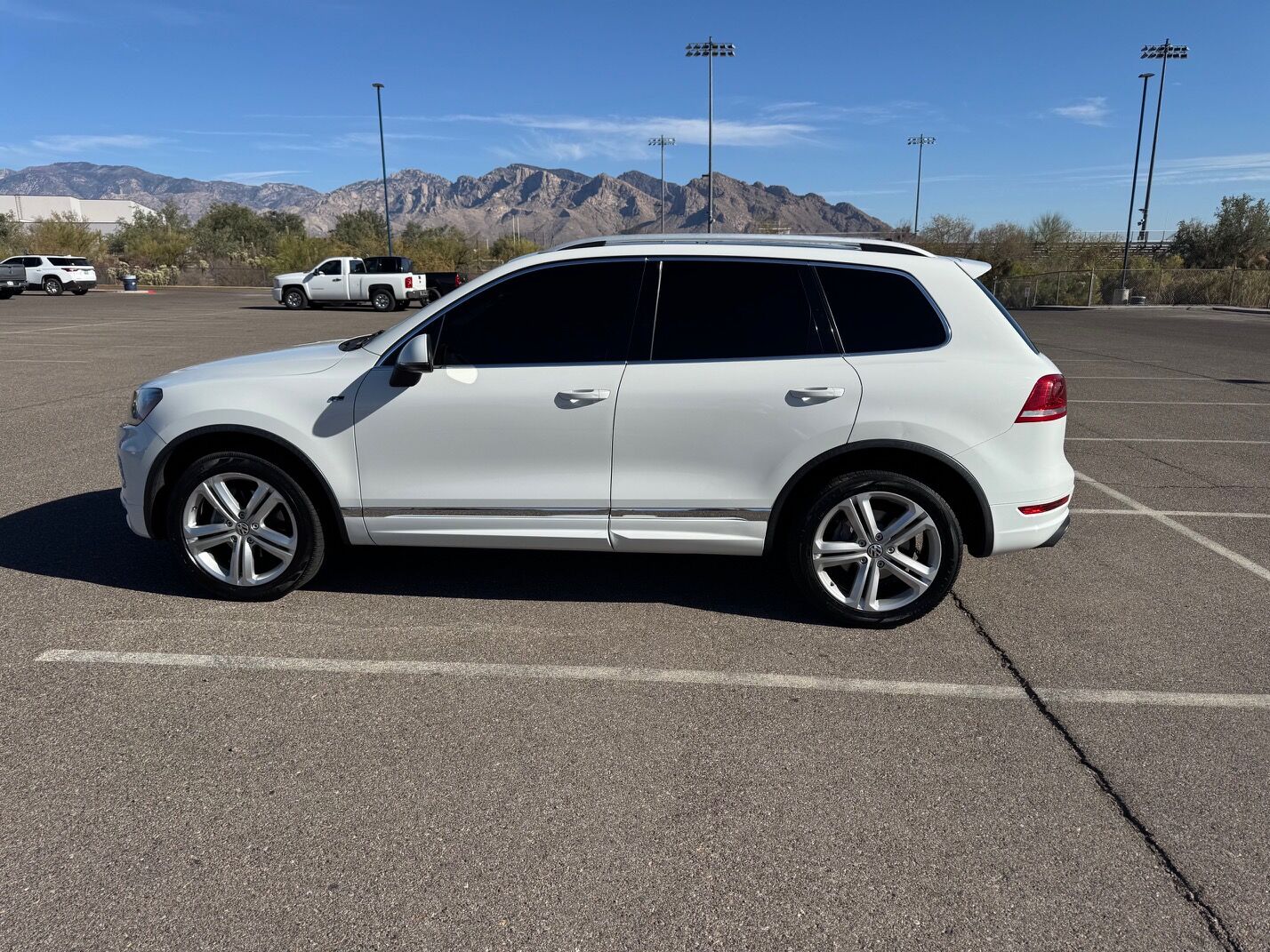 2014 VOLKSWAGEN Touareg