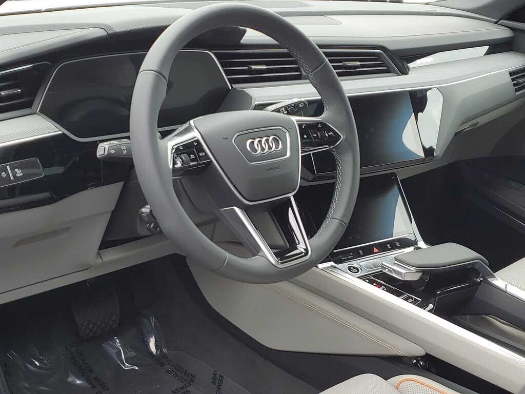 2024 Audi Q8