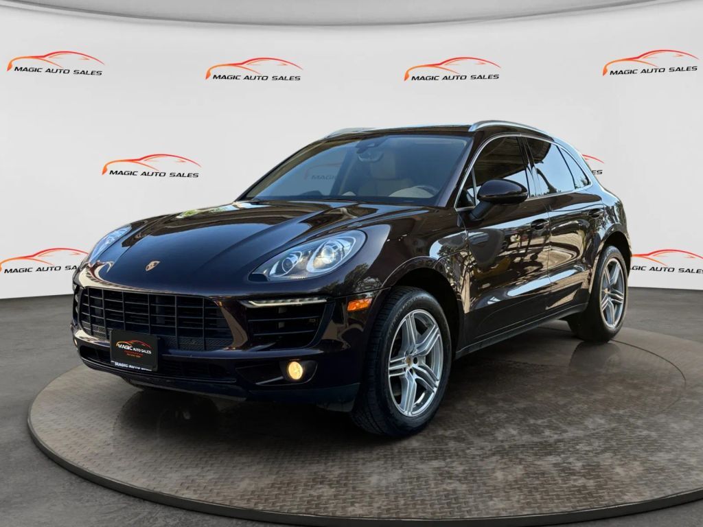 2017 PORSCHE Macan