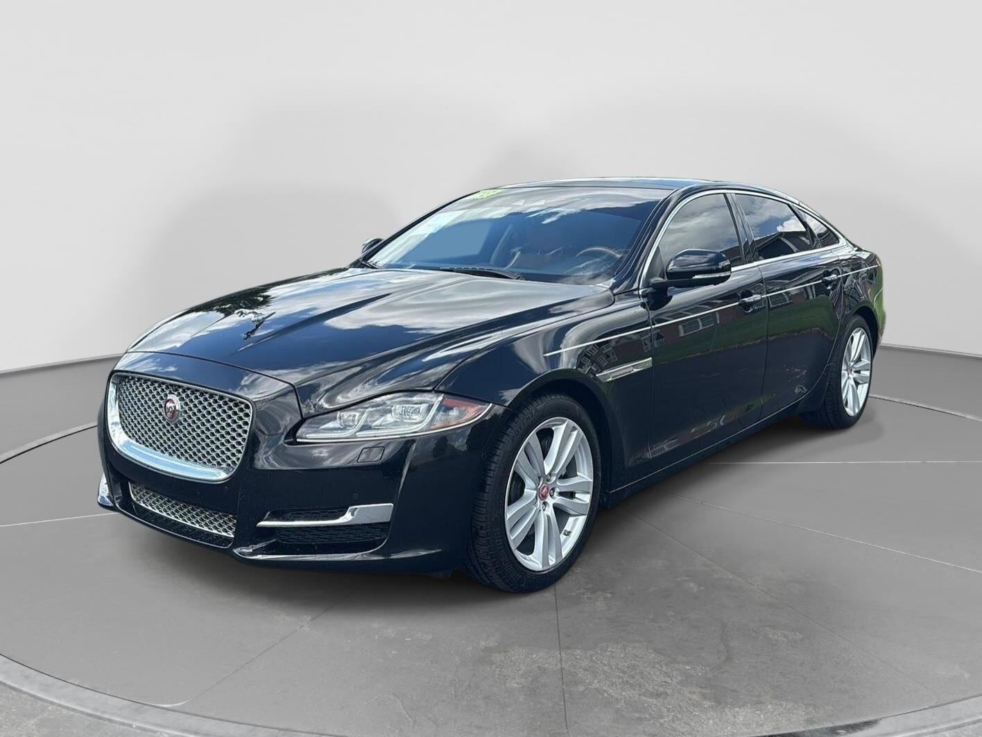 2018 JAGUAR XJ