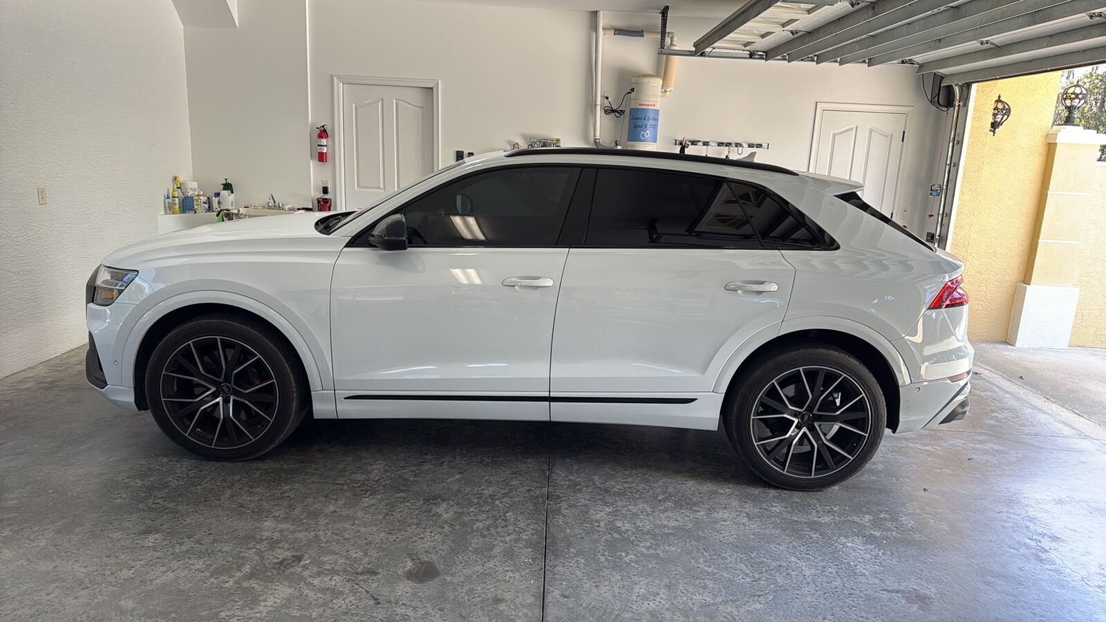 2020 AUDI Q8