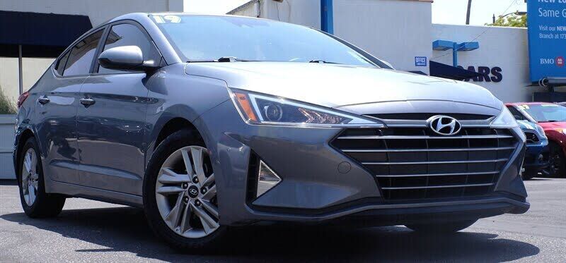 2019 HYUNDAI Elantra