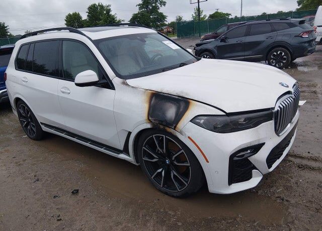 2022 BMW X7
