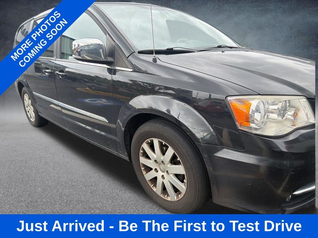 2011 CHRYSLER Town and Country