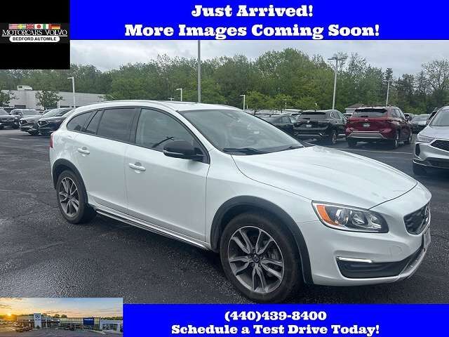2017 VOLVO V60CC
