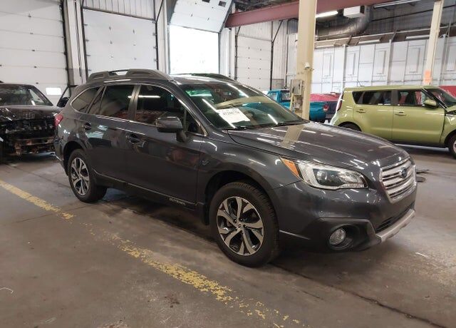 2017 SUBARU Outback