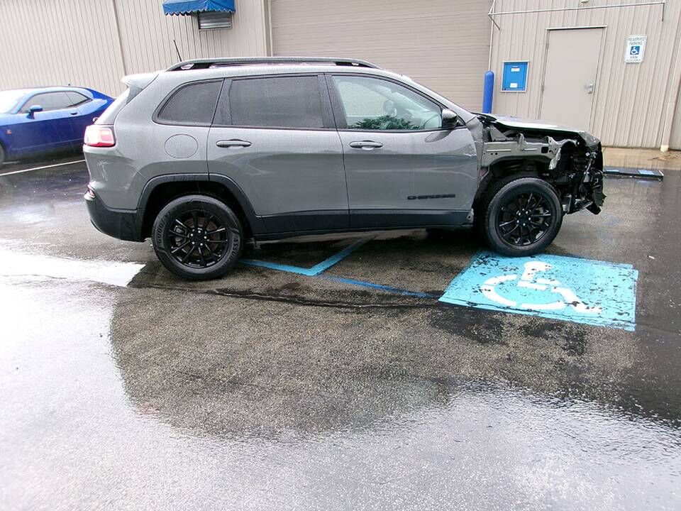 2023 JEEP Cherokee