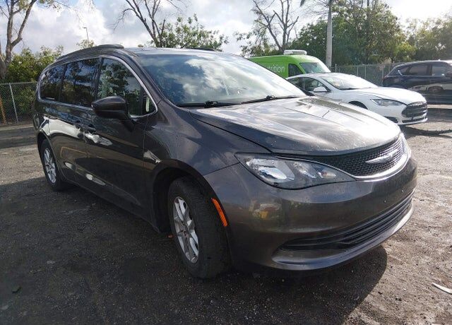 2020 CHRYSLER Voyager