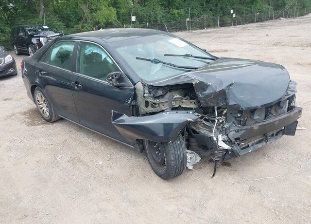 2013 TOYOTA Camry