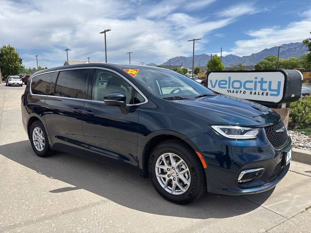 2023 CHRYSLER Pacifica