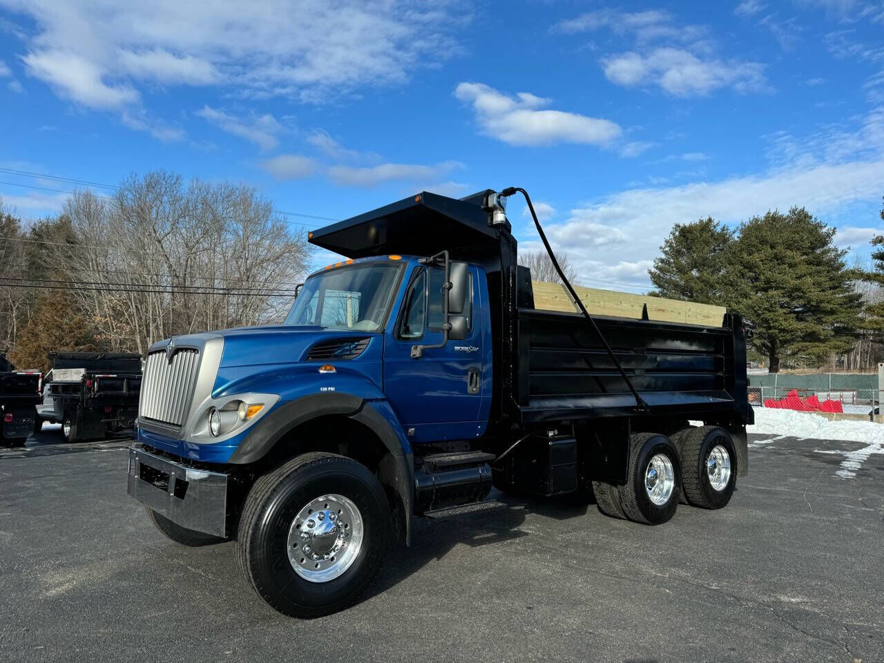 2009 INTERNATIONAL SF547