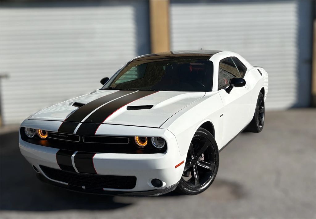2017 DODGE Challenger