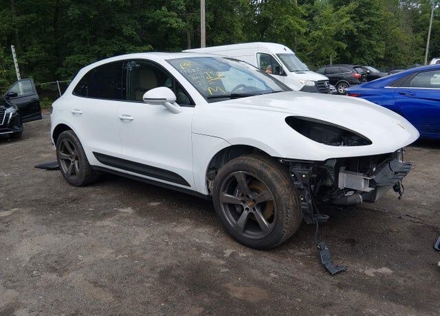2022 PORSCHE Macan