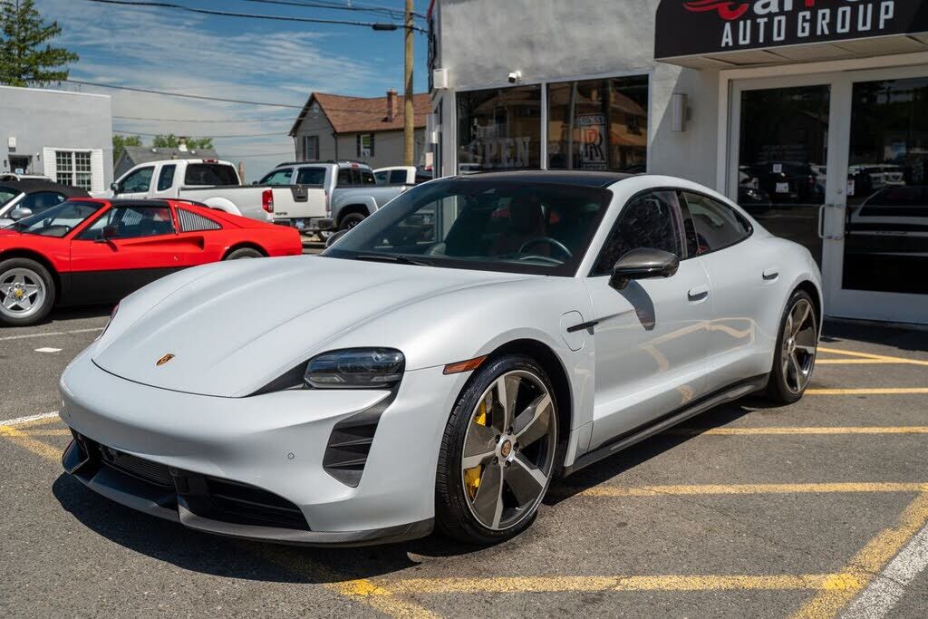 2021 PORSCHE Taycan