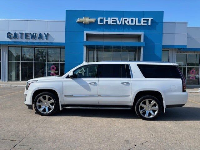 2017 CADILLAC Escalade ESV