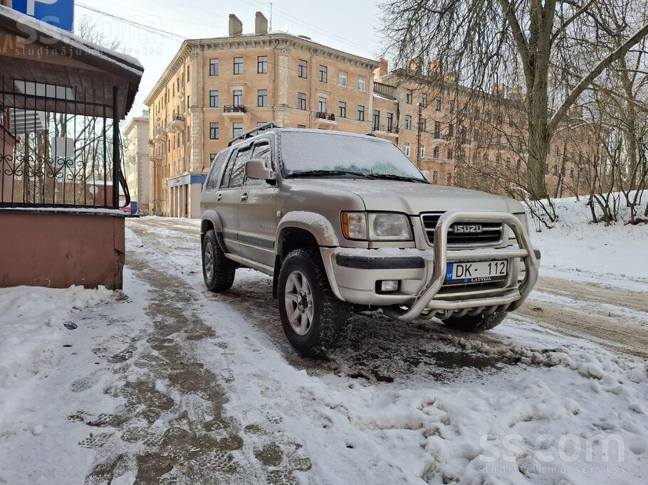 Isuzu Trooper