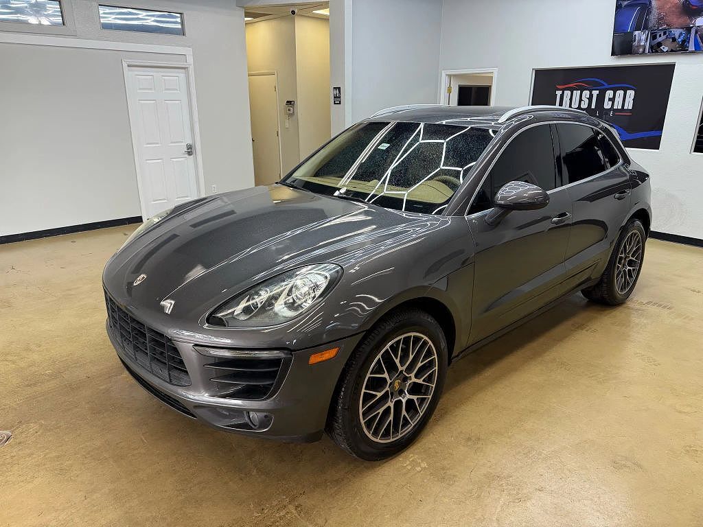 2016 PORSCHE Macan
