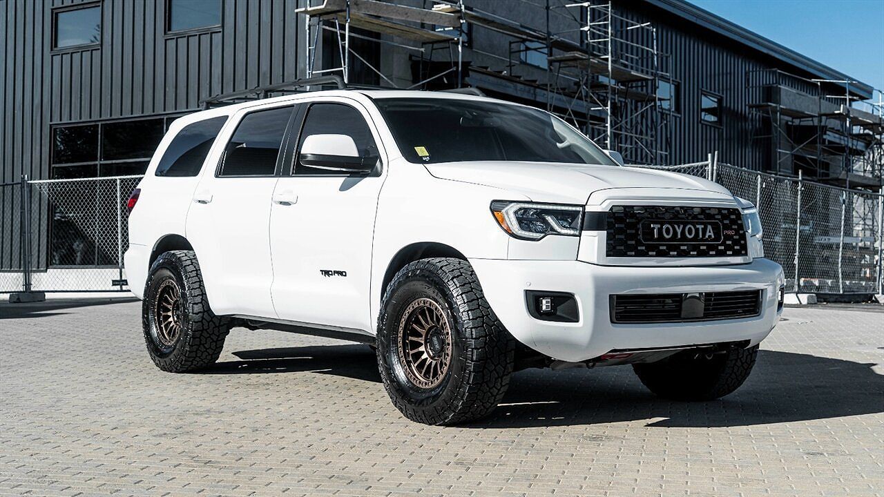 2021 TOYOTA Sequoia