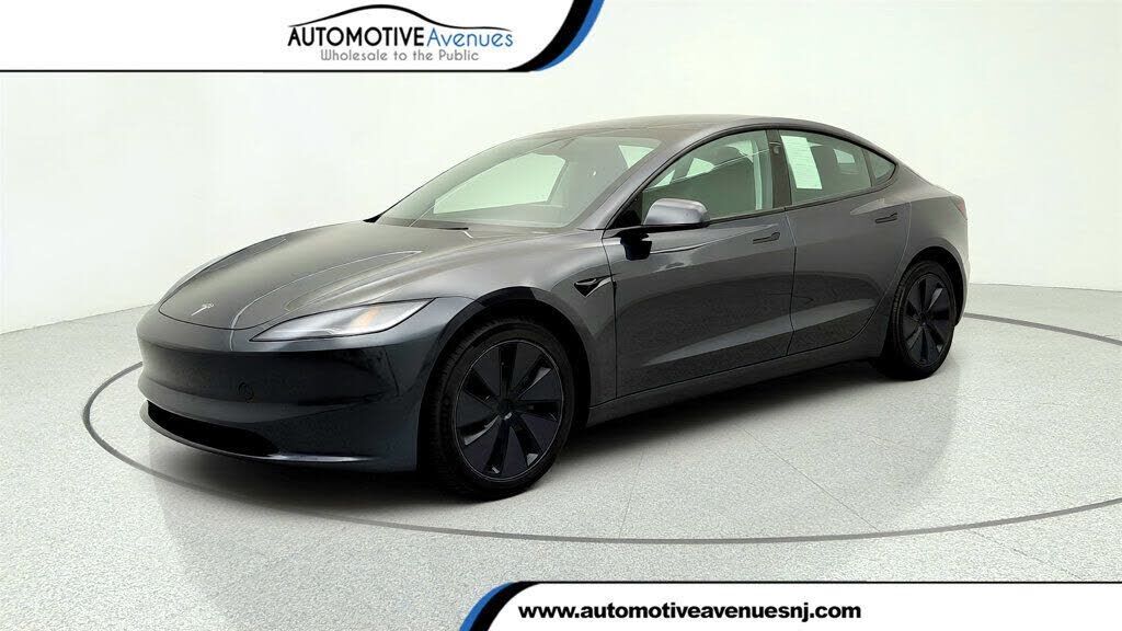 2025 TESLA Model 3