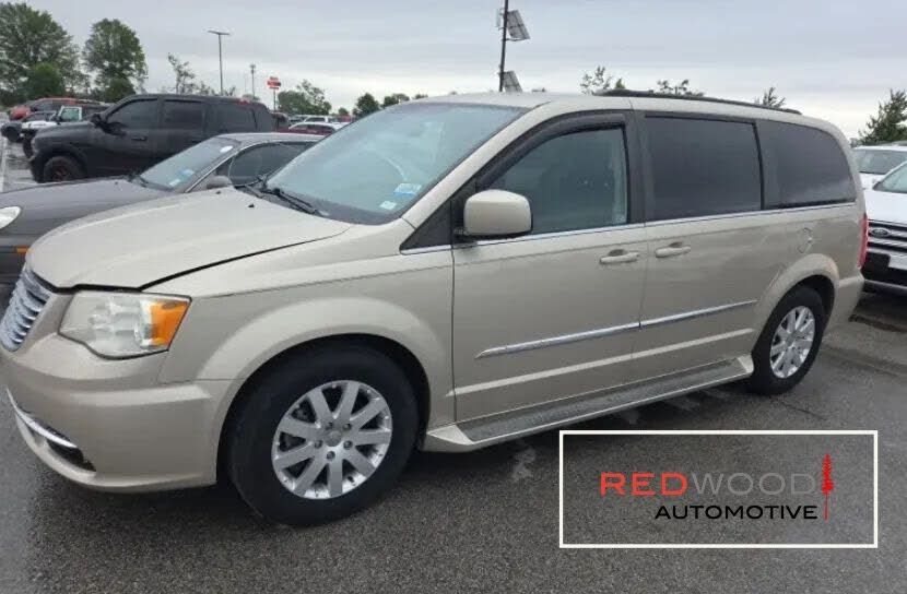 2012 CHRYSLER Town and Country
