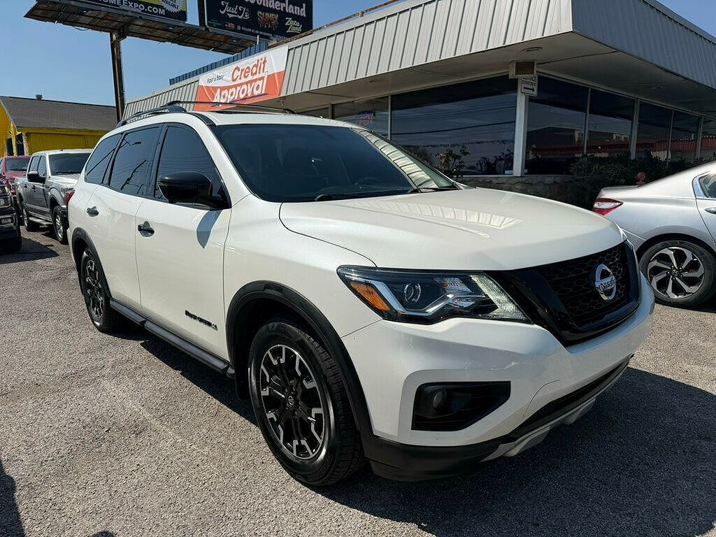 2020 NISSAN Pathfinder