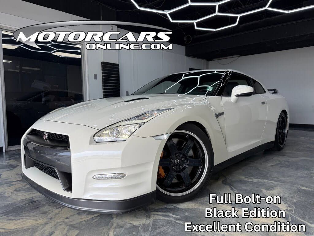 Nissan GT-R
