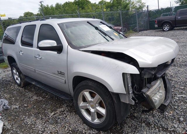 2014 CHEVROLET Suburban