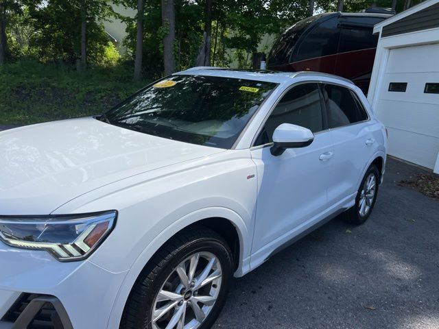 2022 Audi Q3