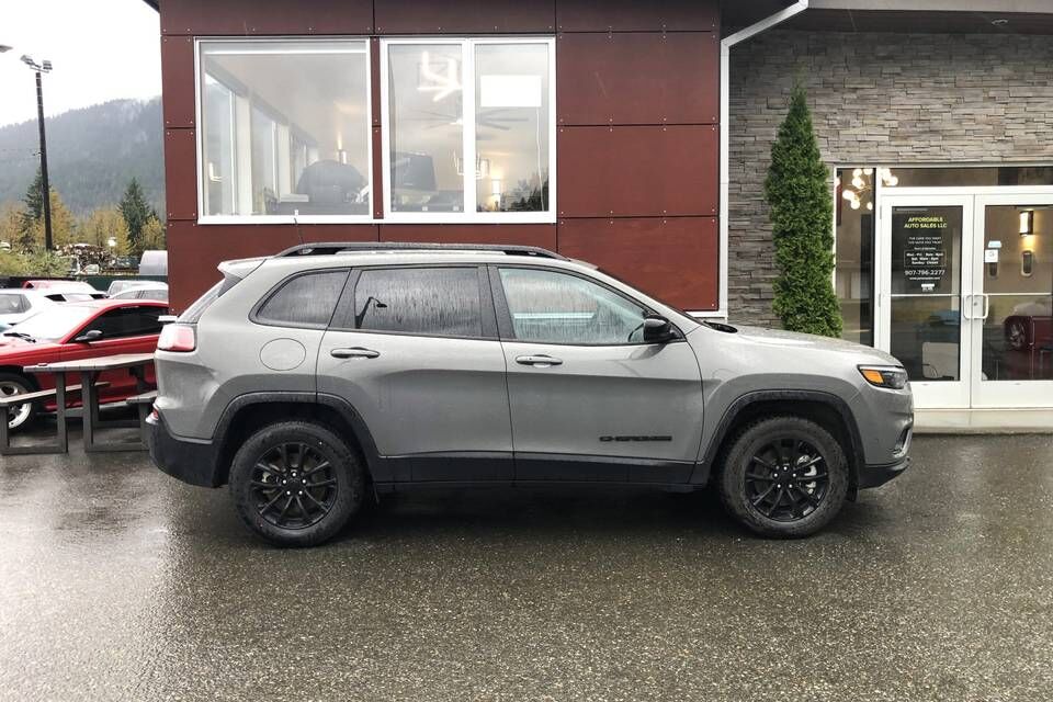 2023 JEEP Cherokee
