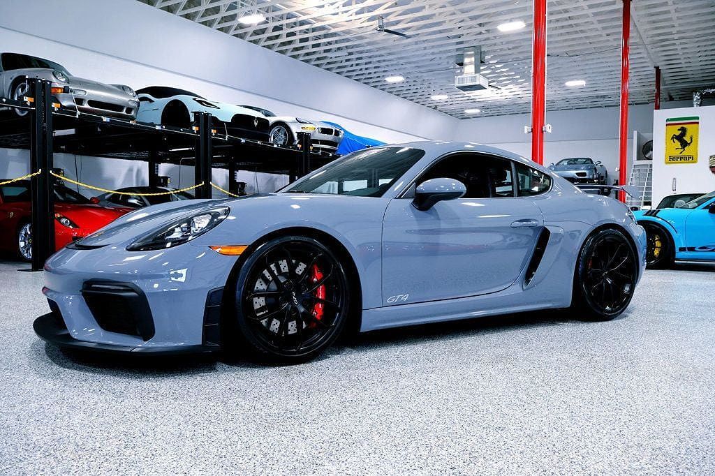 2023 PORSCHE 718
